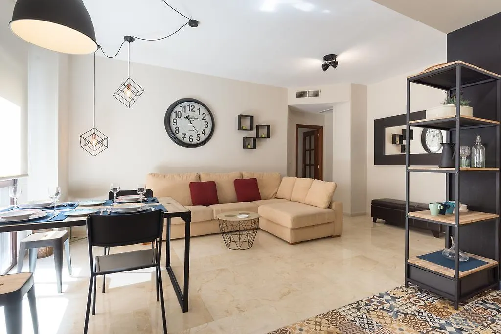 Alameda De Colon Relax & Quiet Business & Family location